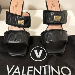 Valentino by Mario Valentino Jackie Quilted Sandal size 7